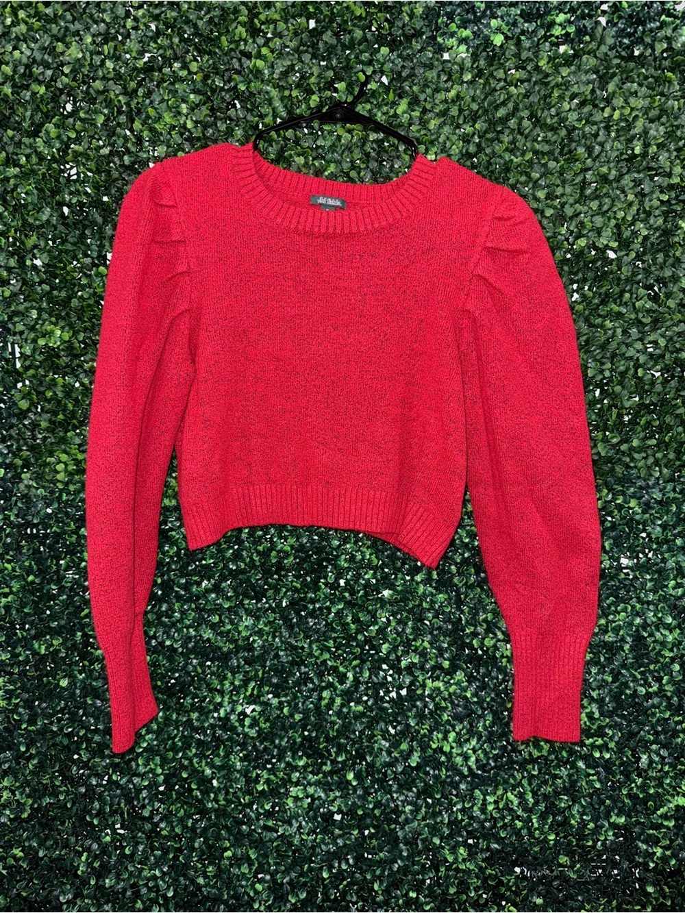WILD FABLE Womenโs Red Puff-Sleeve Crop Crewneck Sweater โ Size Medium